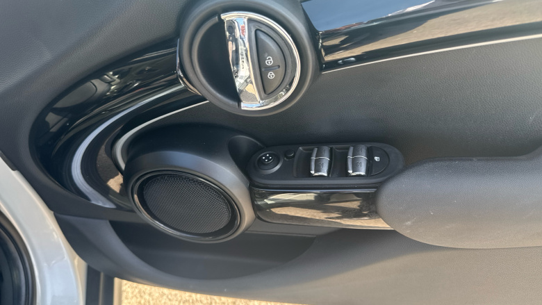 MINI Hatchback 1.5 Cooper Classic II 5dr Auto Petrol Hatchback